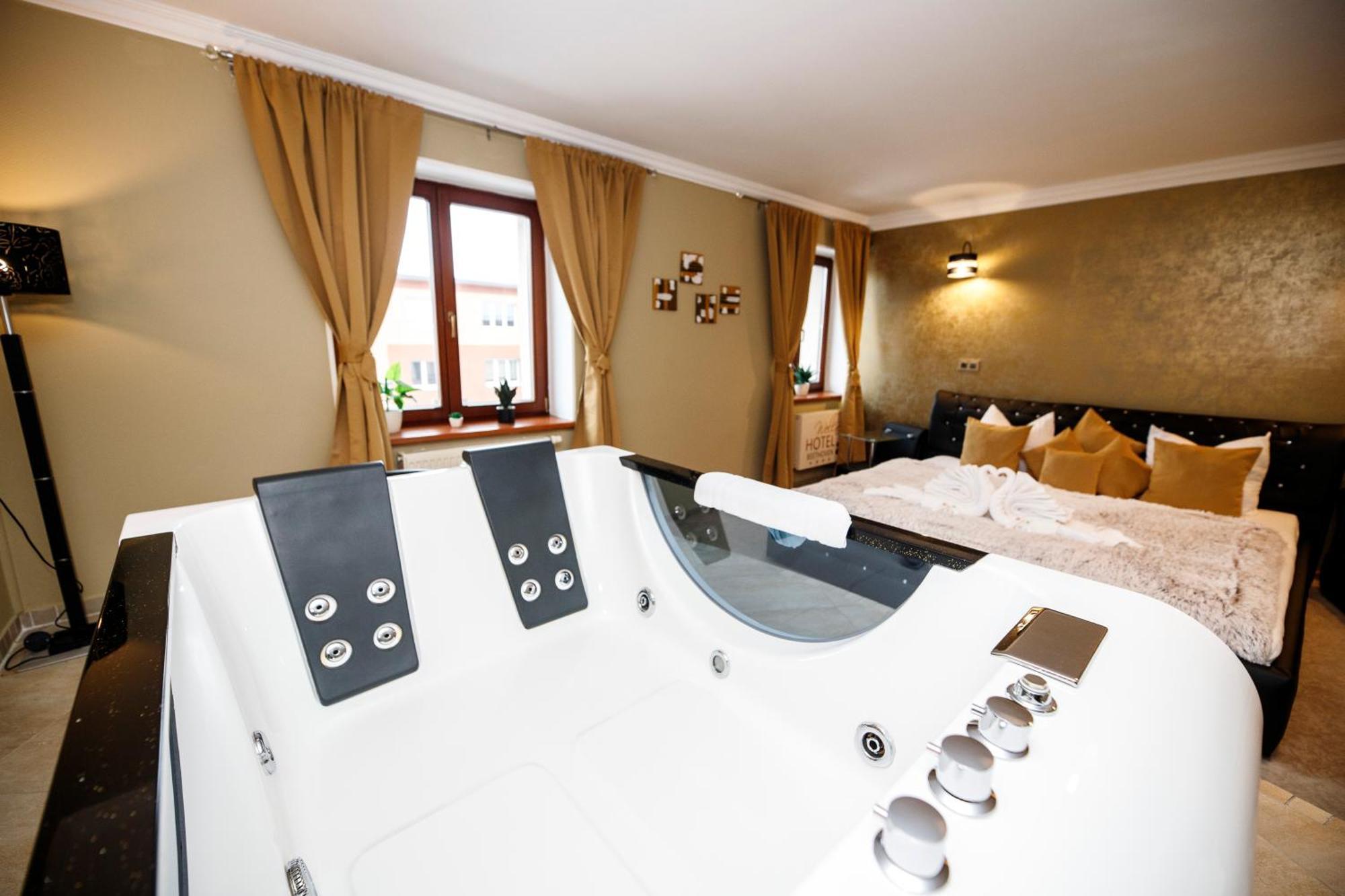 Wellness Hotel Beethoven Chomutov Dış mekan fotoğraf